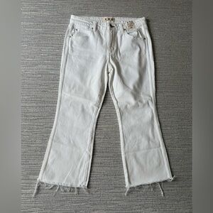 NWT AMO kick crop higher rise flared legs hits above the ankle jeans  31
